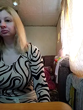 Snapshot of BustyBlond chatting on 03.11.26 BustyBlond online show from 03.11.26