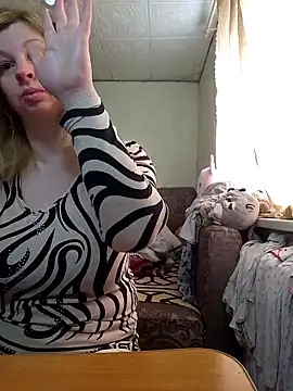 Snapshot of BustyBlond chatting on 03.27.26 BustyBlond online show from 03.27.26