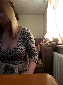 Snapshot of BustyBlond chatting on 04.06.26 BustyBlond online show from 04.06.26