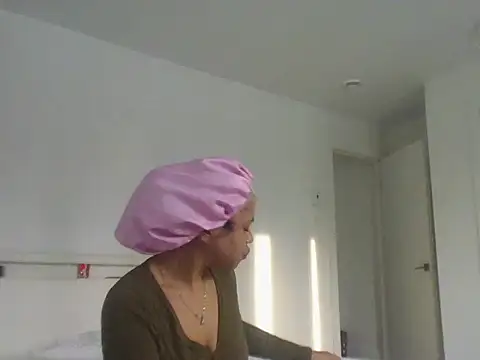 Snapshot of RuggyRackz chatting on 12.06.24 RuggyRackz online show from 12.06.24