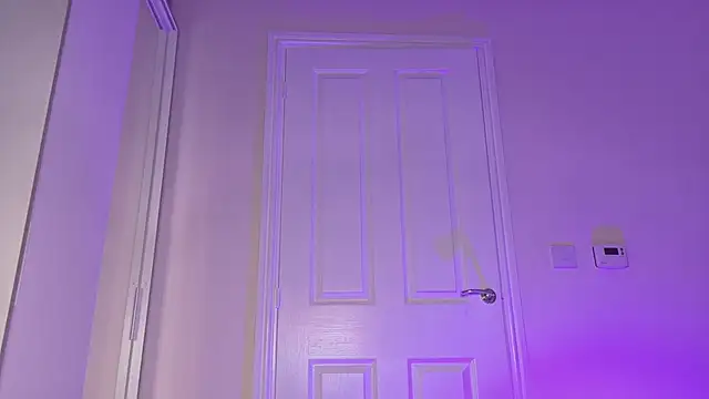 Tinkerbell822 online show from 01.18.26