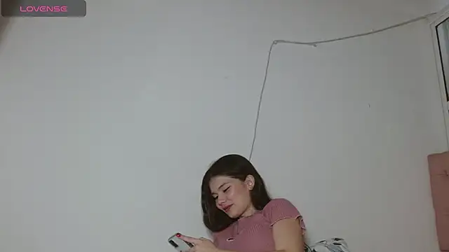 Snapshot of emily_littesweet chatting on 04.30.26 emily littesweet online show from 04.30.26