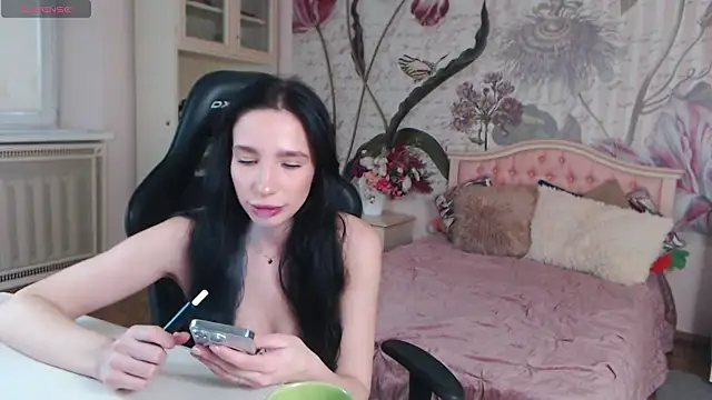 AliciaBow online show from 11.02.25