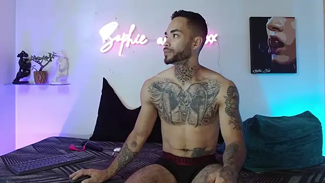 SophieFoxx17 online show from 04.25.26