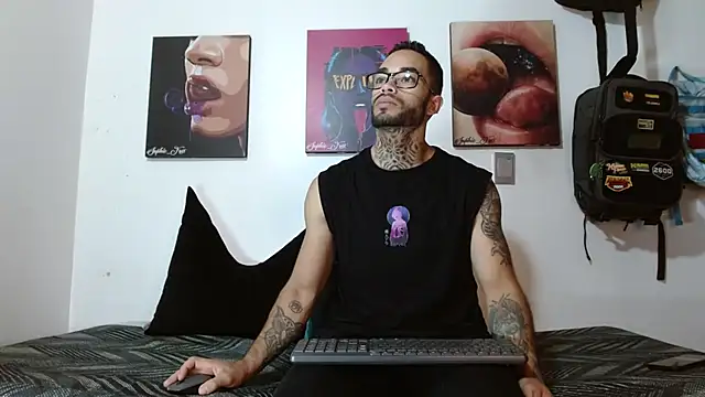 SophieFoxx17 online show from 07.24.26