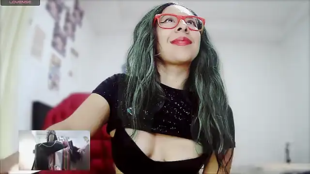 Snapshot of malishka18 chatting on 02.26.25 malishka18 online show from 02.26.25
