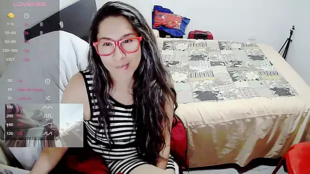 Snapshot of malishka18 chatting on 03.08.25 malishka18 online show from 03.08.25