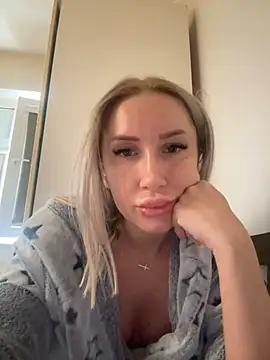 LexxiLow online show from 02.18.25