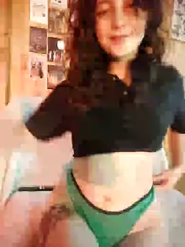 Snapshot of _Laary chatting on 12.15.24  Laary online show from 12.15.24