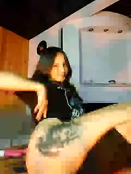 Snapshot of _Laary chatting on 01.17.25  Laary online show from 01.17.25