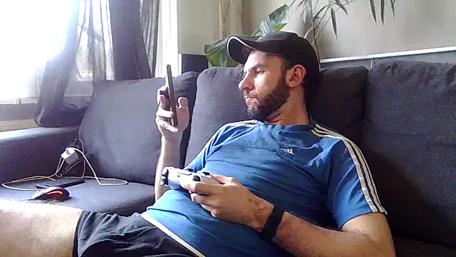 Snapshot of MckyD1cky chatting on 01.31.25 MckyD1cky online show from 01.31.25