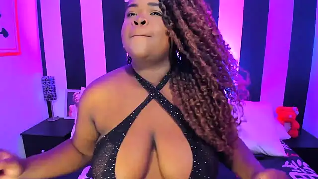 Snapshot of YeminaLeman chatting on 03.07.25 YeminaLeman online show from 03.07.25