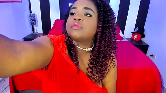 Snapshot of YeminaLeman chatting on 10.02.25 YeminaLeman online show from 10.02.25