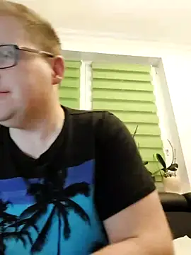 Snapshot of AnnualSunrise chatting on 12.05.24 AnnualSunrise online show from 12.05.24