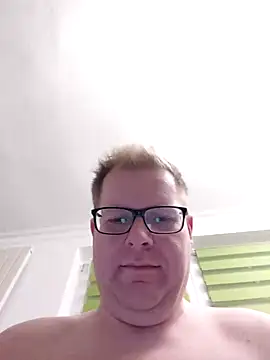 Snapshot of AnnualSunrise chatting on 01.05.25 AnnualSunrise online show from 01.05.25