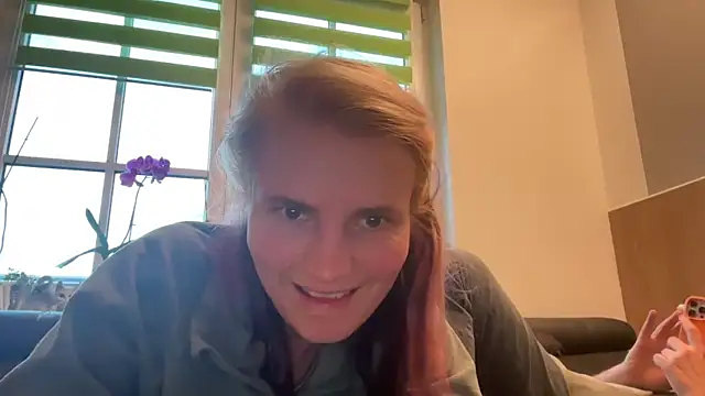 Snapshot of AnnualSunrise chatting on 03.01.25 AnnualSunrise online show from 03.01.25