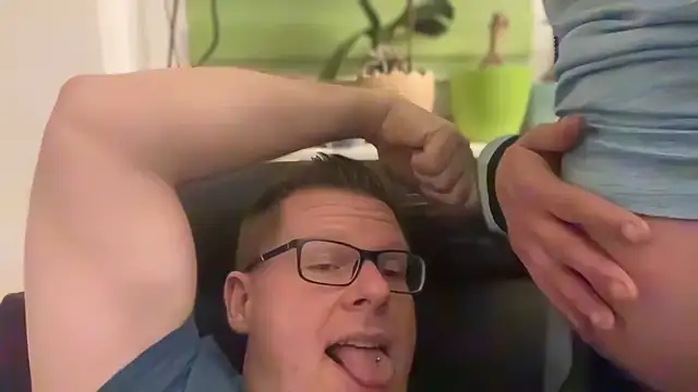 Snapshot of AnnualSunrise chatting on 03.11.25 AnnualSunrise online show from 03.11.25