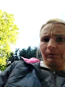 Snapshot of AnnualSunrise chatting on 09.12.25 AnnualSunrise online show from 09.12.25