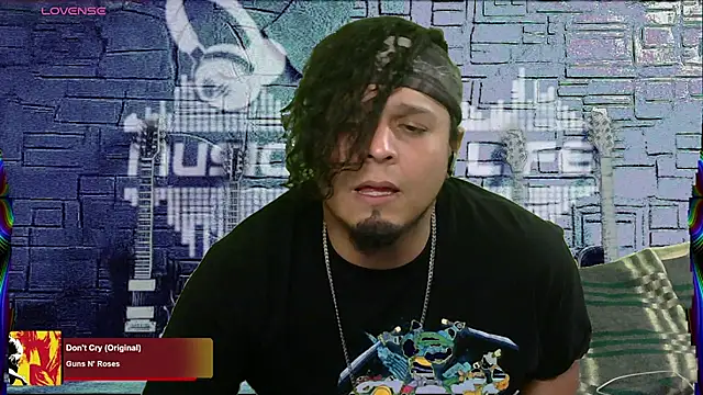 Snapshot of chino_roz chatting on 02.16.25 chino roz online show from 02.16.25