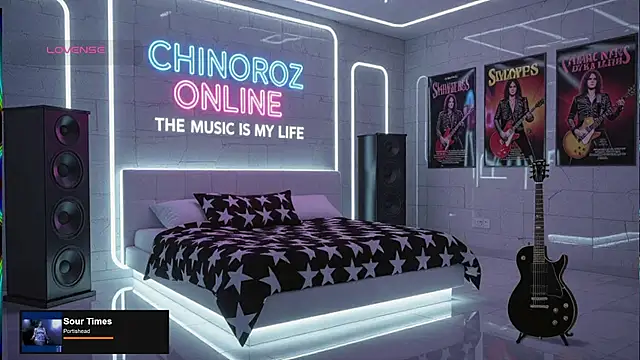 Snapshot of chino_roz chatting on 09.11.25 chino roz online show from 09.11.25