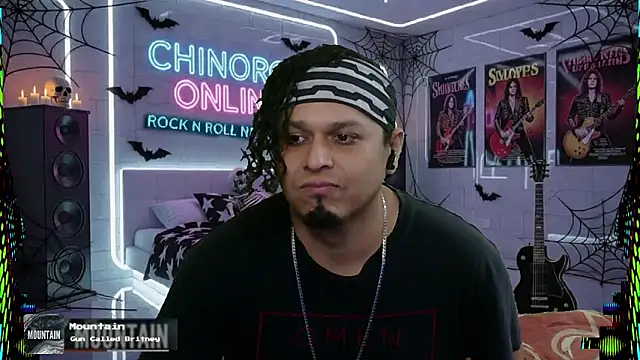 Snapshot of chino_roz chatting on 10.24.25 chino roz online show from 10.24.25