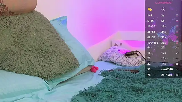 Snapshot of KrisztyAna chatting on 12.10.24 KrisztyAna online show from 12.10.24