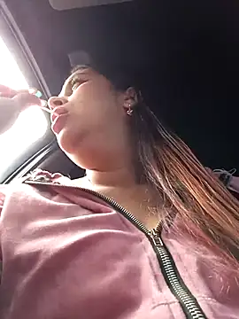 Snapshot of Latina_sexy1 chatting on 10.27.25 Latina sexy1 online show from 10.27.25