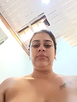 Snapshot of Latina_sexy1 chatting on 11.18.25 Latina sexy1 online show from 11.18.25