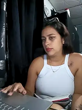 Snapshot of Latina_sexy1 chatting on 02.04.26 Latina sexy1 online show from 02.04.26