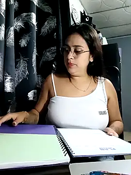 Snapshot of Latina_sexy1 chatting on 02.14.26 Latina sexy1 online show from 02.14.26