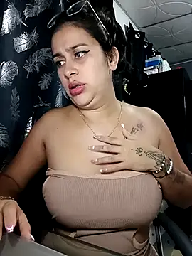 Snapshot of Latina_sexy1 chatting on 02.19.26 Latina sexy1 online show from 02.19.26