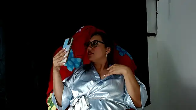 Snapshot of carolinalovee_ chatting on 01.12.25 carolinalovee online show from 01.12.25