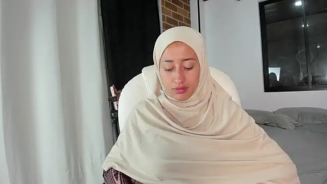 adila anich online show from 11.16.25