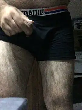 Snapshot of hairysmallcockguy chatting on 02.05.25 hairysmallcockguy online show from 02.05.25