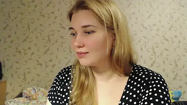 Snapshot of mmmPinUpGirl chatting on 02.03.25 mmmPinUpGirl online show from 02.03.25