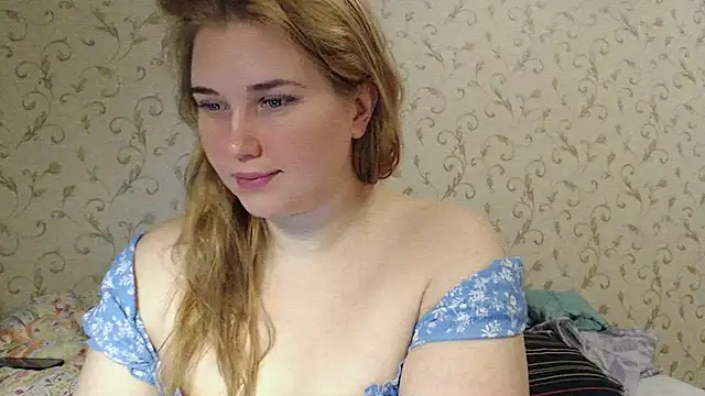 Snapshot of mmmPinUpGirl chatting on 02.04.25 mmmPinUpGirl online show from 02.04.25