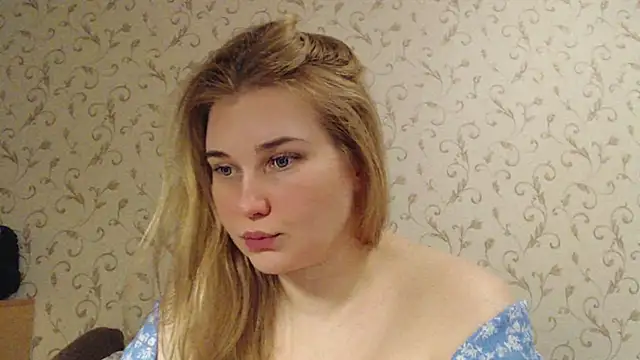 Snapshot of mmmPinUpGirl chatting on 02.07.25 mmmPinUpGirl online show from 02.07.25