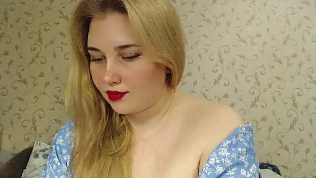 Snapshot of mmmPinUpGirl chatting on 03.02.25 mmmPinUpGirl online show from 03.02.25