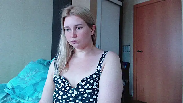 Snapshot of mmmPinUpGirl chatting on 07.04.26 mmmPinUpGirl online show from 07.04.26