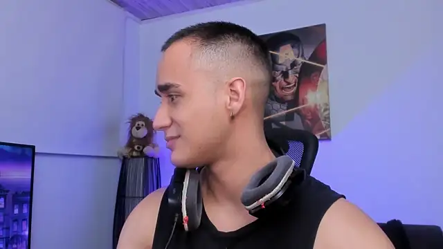 Snapshot of AlexRivera6 chatting on 12.16.24 AlexRivera6 online show from 12.16.24