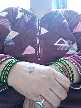 Snapshot of Kavya_XX chatting on 12.31.24 Kavya XX online show from 12.31.24