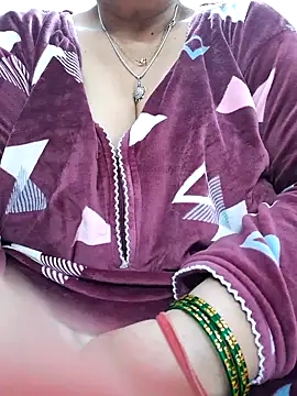 Snapshot of Kavya_XX chatting on 01.03.25 Kavya XX online show from 01.03.25