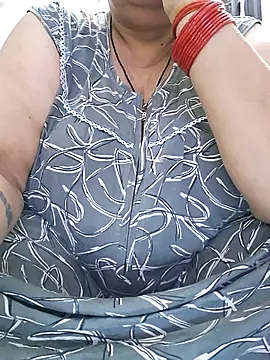 Snapshot of Kavya_XX chatting on 10.12.25 Kavya XX online show from 10.12.25