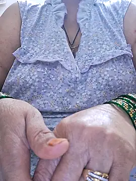 Snapshot of Kavya_XX chatting on 11.05.25 Kavya XX online show from 11.05.25