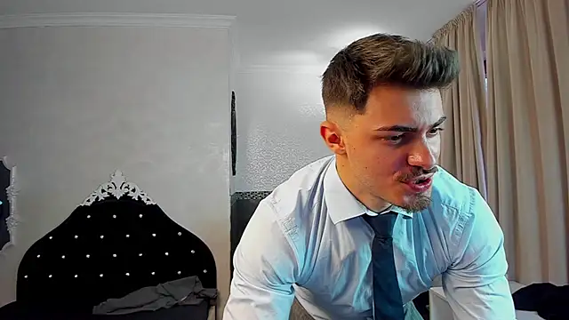 Snapshot of WilsonJules chatting on 02.08.25 WilsonJules online show from 02.08.25