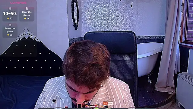 Snapshot of WilsonJules chatting on 09.12.25 WilsonJules online show from 09.12.25