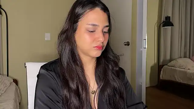 Snapshot of xSelena chatting on 05.05.26 xSelena online show from 05.05.26