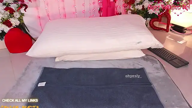 ohyesly  online show from 02.14.26