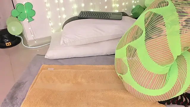 ohyesly  online show from 03.09.26