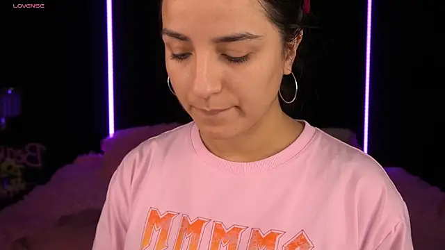 Daphne Moss online show from 01.16.25